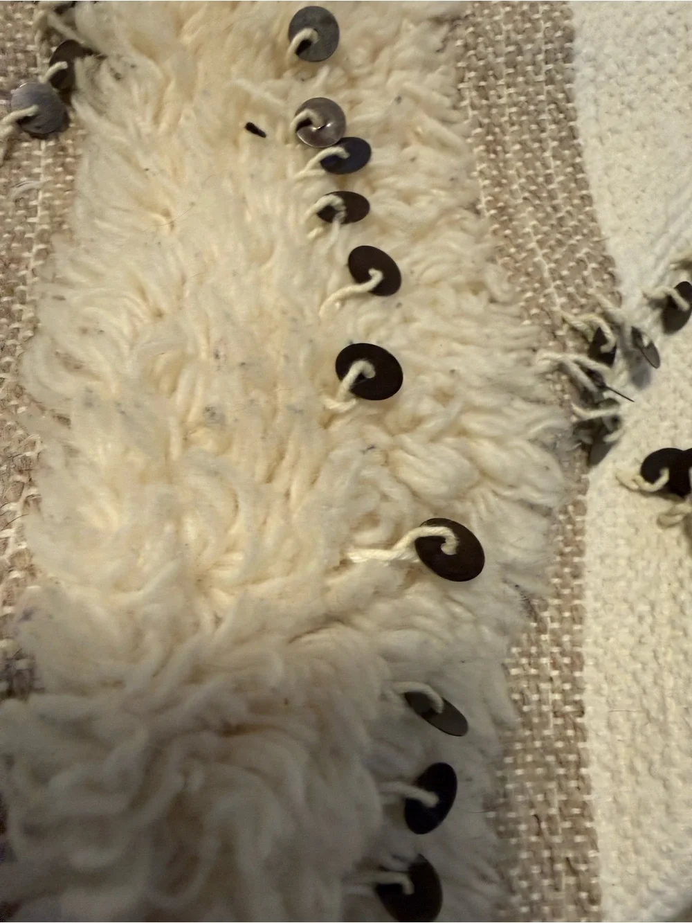 POTTERY BARN Beige Wool/Cotton Shag w Accent Metal Discs Pillow Cover 20x20